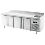 https://donbar.es/wp-content/uploads/2019/05/Mesa-Baja-Refrigerada-Acero-Inoxidable-con-Fregadero-4-Puertas-Opacas-4-Estantes-630-Litros-Gama-700-2452x700x850h-mm-BMGN-2450-F-Infrico.jpg