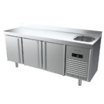 https://donbar.es/wp-content/uploads/2019/05/Mesa-Refrigerada-de-Acero-Inoxidable-con-Fregadero-3-Puertas-Opacas-3-Estantes-385-Litros-Gama-600-1960x600x85h-mm-BMPP-2000-II-Infrico.jpg