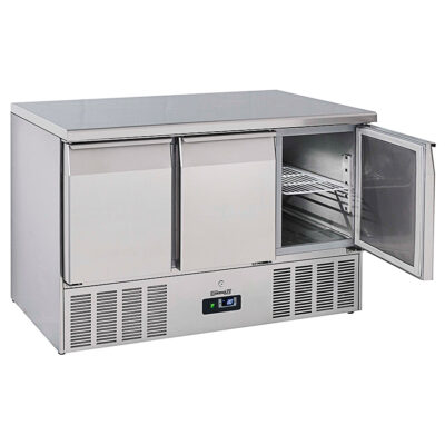 Mesa-Refrigerada-3-Puertas-Opacas-239-Litros-3-Estantes-GN-1-1---1365x700x880h-mm-CSA3P-Casselin