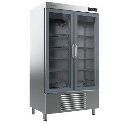 https://donbar.es/wp-content/uploads/2024/06/Armario-Expositor-Refrigerado-para-Pasteleria-Acero-Inoxidable-2-Puertas-de-Cristal-6-Estantes-895-Litros-Gama-400-900L-1124x775x2060h-mm-AN-902-CR-INFRICO.jpg