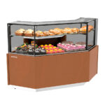 https://donbar.es/wp-content/uploads/2024/09/Vitrina-Expositora-Refrigerada-Angulo-90o-con-Reserva-para-Cafeteria-y-Pasteleria-Cristal-Recto-Gama-MAGNUS-1365x960x1220h-mm-VMG-90-AARU-INFRICO-2.jpg