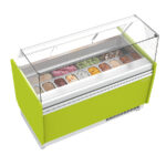 https://donbar.es/wp-content/uploads/2024/09/Vitrina-Expositora-para-Heladeria-sin-Reserva-1313-Cubas-Cristal-Recto-361-Litros-Frio-Estatico-Gama-IBIZA-1622x920x1350h-mm-VBZ-15U-INFRICO.jpg
