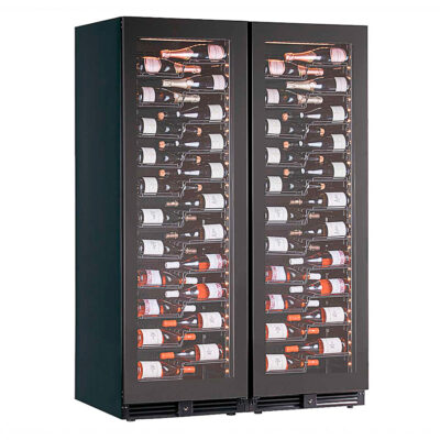 https://donbar.es/wp-content/uploads/2025/05/Armario-Refrigerado-para-Vinos-2-Puertas-de-Cristal-868-Litros-256-Botellas-22-Estantes-1210x690x1800h-mm-KW355-Horekus.jpg