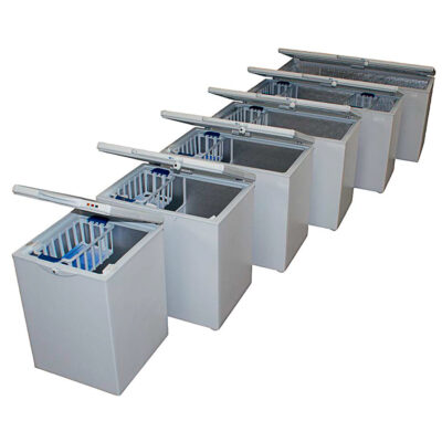 https://donbar.es/wp-content/uploads/2025/06/Congelador-Horizontal-1-Puerta-Abatible-240-Litros-1-Cesta-890x680x870h-mm-AC2-Horekusdd.jpg