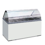 https://donbar.es/wp-content/uploads/2025/06/Vitrina-Expositora-para-Helados-2-Puertas-de-Cristal-407-Litros-1555x635x1240h-mm-KICE8-Horekus.jpg