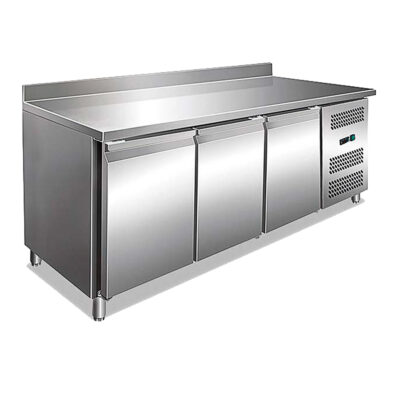 https://donbar.es/wp-content/uploads/2025/07/Mesa-Refrigerada-Acero-Inoxidable-3-Puertas-Opacas-309-Litros-1795x600x960h-mm-KBJ18-60-Horekus.jpg