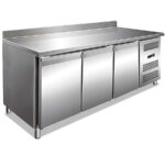 https://donbar.es/wp-content/uploads/2025/07/Mesa-Refrigerada-Acero-Inoxidable-3-Puertas-Opacas-361-Litros-1795x700x960h-mm-KBJ18-70-Horekus.jpg