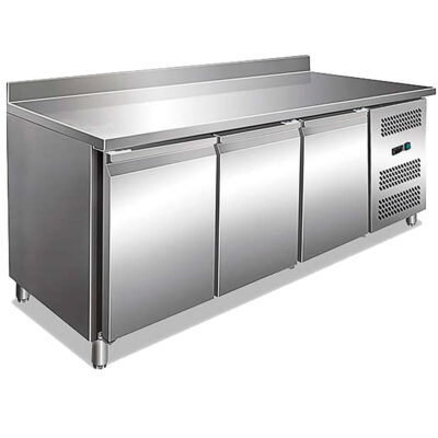 https://donbar.es/wp-content/uploads/2025/07/Mesa-Refrigerada-Acero-Inoxidable-3-Puertas-Opacas-361-Litros-1795x700x960h-mm-KBJ18-70-Horekus.jpg