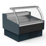 https://donbar.es/wp-content/uploads/2025/11/Vitrina-Expositora-Refrigerada-para-Carniceria-y-Charcuteria-con-Reserva-Cristal-Curvo-Evaporador-Ventilado-Serie-OLIRA-VE-12-C-TF-1310X1215x1245h-mm-VE-12-13-C-TF-Docriluc.jpg