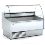 https://donbar.es/wp-content/uploads/2025/11/Vitrina-Expositora-Refrigerada-para-Carniceria-y-Charcuteria-sin-Reserva-Cristal-Curvo-Evaporador-Estatico-Serie-CALYPSSO-VES-9-C-P-1505X930x1235h-mm-VES-9-15-C-P-EF-Docriluc.jpg