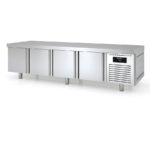 https://donbar.es/wp-content/uploads/2025/12/Mesa-Refrigerada-Acero-Inoxidable-4-Puertas-Opacas-4-Estantes-264-Litros-Serie-LUMINIS-2245x700x600h-mm-MKR-225-DocrilucC.jpg