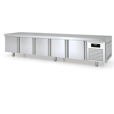 https://donbar.es/wp-content/uploads/2025/12/Mesa-Refrigerada-Acero-Inoxidable-5-Puertas-Opacas-5-Estantes-454-Litros-Serie-LUMINIS-2695x700x600h-mm-MKR-270-Docriluc.jpg