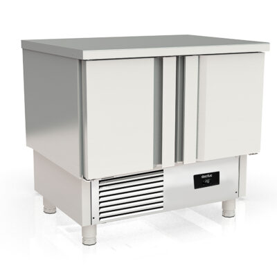 https://donbar.es/wp-content/uploads/2025/12/Mesa-Refrigerada-de-Preparacion-GN-1-1-2-Puertas-Opacas-2-Estantes-169-Litros-Serie-ARGENTUM-1375x700x950h-mm-MCF-100-Docrilucdw.jpg