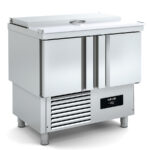 https://donbar.es/wp-content/uploads/2025/12/Mesa-Refrigerada-para-Ingredientes-15-Cubetas-GN1-6-2-Puertas-Opacas-2-Estantes-169-Litros-Serie-ARGENTUM-925x700x890h-mm-MSS-100-Docriluc.jpg