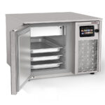 https://donbar.es/wp-content/uploads/2026/01/Abatidor-de-Temperatura-3-Bandejas-GN-1-1-40-Serie-DA3N-715x700x520h-mm-DA3N-Docriluc.jGpg_.jpg