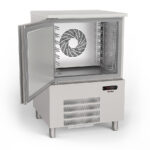https://donbar.es/wp-content/uploads/2026/01/Abatidor-de-Temperatura-7-Bandejas-GN-1-1-40-7-Bandejas-60-x-40-Serie-DA-800x800x1240h-mm-DA7N-S-Docriluc.jpg