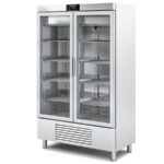https://donbar.es/wp-content/uploads/2026/01/Armario-Expositor-Refrigerado-Acero-Inoxidable-2-Puertas-de-Cristal-964-Litros-8-Estantes-Serie-NIMBUS-2055x710x1240h-mm-CASRV-125-2-Docriluc.jpg