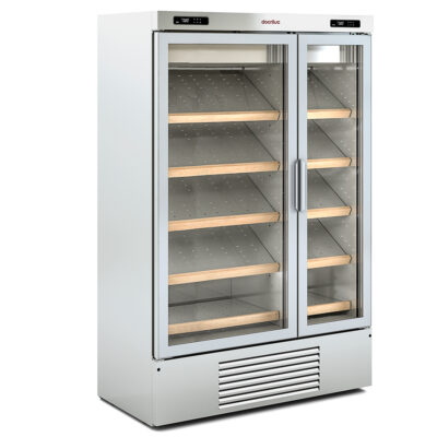 https://donbar.es/wp-content/uploads/2026/01/Armario-Expositor-Refrigerado-para-Vinos-2-Puertas-de-Cristal-1000-Litros-216-Botellas-10-Estantes-Serie-EOSINE-1250x700x1935h-mm-AGMWI-125-2-E-Docriluc.jpg