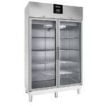 https://donbar.es/wp-content/uploads/2026/01/Armario-Expositor-de-Refrigeracion-Acero-Inoxidable-2-Puertas-de-Cristal-8-Estantes-964-Litros-Serie-MIRAGE-1240x720x2055h-mm-CAERV-125-2-Docriluc.jpg