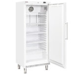 https://donbar.es/wp-content/uploads/2026/01/Armario-de-Refrigeracion-Blanco-1-Puerta-Opaca-4-Estantes-GN-2-1-400-Litros-Serie-LUME-740x680x1800h-mm-DBY-460-Docrilucr.jpg