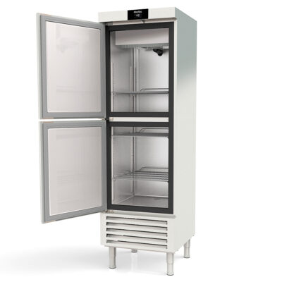 https://donbar.es/wp-content/uploads/2026/01/Armario-de-Refrigeracion-en-Acero-Inoxidable-2-Puertas-Opaca-505-Litros-3-Estantes-Serie-NIMBUS-2160x745x660h-mm-CASR-75-2-Docriluc.jpg