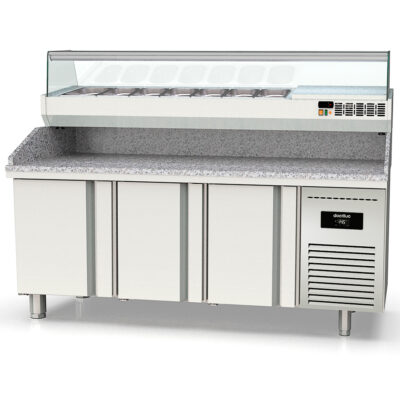 https://donbar.es/wp-content/uploads/2026/01/Mesa-Refrigerada-para-Pizza-9-Cubetas-GN-1-4-3-Puertas-Opacas-562-Litros-Serie-CRUSTUM-2020x800x850h-mm-MPI-80-200-R-Docriluc.jpg
