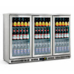 https://donbar.es/wp-content/uploads/2026/02/Armario-Expositor-Refrigerado-Acero-Inoxidable-3-Puertas-de-Cristal-305-Litros-2-Estantes-Serie-EHB-1375x520x850h-mm-EHB-350-LI-Docriluc.jpg