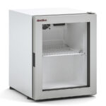 https://donbar.es/wp-content/uploads/2026/02/Armario-Expositor-Refrigerado-Blanco-1-Puerta-de-Cristal-38-Litros-2-Estantes-Serie-DECVA-415x462x512h-mm-DECVA-3-Docrilucf.jpg
