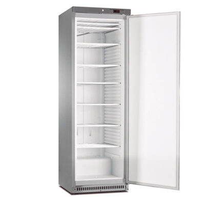 https://donbar.es/wp-content/uploads/2026/02/Armario-Expositor-de-Congelacion-Acero-Inoxidable-1-Puerta-de-Cristal-6-Estantes-268-Litros-620x675x1860h-mm-CSB-ACE-430-PV-INOX-CISABA.jpg