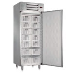 https://donbar.es/wp-content/uploads/2026/02/Armario-de-Congelacion-Blanco-1-Puerta-Opaca-6-Estantes-459-Litros-750x720x1995h-mm-CSB-ATG600-B-CISABAr.jpg