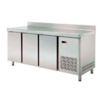 https://donbar.es/wp-content/uploads/2026/03/Mesa-Refrigerada-Acero-Inoxidable-3-Puertas-Opacas-300-Litros-1910x600x860h-mm-CSB-600-2000-C-PO-CISABA.jpg