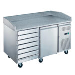 https://donbar.es/wp-content/uploads/2026/03/Mesa-Refrigerada-para-Pizza-1-Puerta-Opaca-1-Estante-7-Cajones-240-Litros-1510x800x1000h-mm-GF059-GASFRIT.jpg