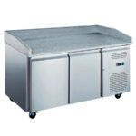 https://donbar.es/wp-content/uploads/2026/03/Mesa-Refrigerada-para-Pizza-2-Puertas-Opacas-2-Estantes-240-Litros-1510x800x1000h-mm-GF058-GASFRIT.jpg