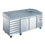 https://donbar.es/wp-content/uploads/2026/03/Mesa-Refrigerada-para-Pizza-2-Puertas-Opacas-2-Estantes-7-Cajones-645-Litros-2025x800x1000h-mm-GF061-GASFRIT.jpg