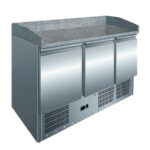 https://donbar.es/wp-content/uploads/2026/03/Mesa-Refrigerada-para-Pizza-3-Puertas-Opacas-270-Litros-1365x700x1010h-mm-GFX60-GASFRIT.jpg