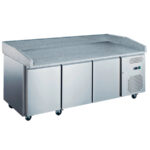 https://donbar.es/wp-content/uploads/2026/03/Mesa-Refrigerada-para-Pizza-3-Puertas-Opacas-3-Estantes-645-Litros-2025x800x1000h-mm-GF060-GASFRIT.jpg