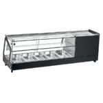 https://donbar.es/wp-content/uploads/2026/03/Vitrina-para-Tapas-Refrigerada-Sobremesa-5-Cubetas-GN-1-3-40-Cristal-Recto-1-Estante-1340x395x375h-mm-GFH127-GASFRIT.jpg