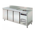 https://donbar.es/wp-content/uploads/2026/04/Mesa-Refrigerada-Acero-Inoxidable-3-Puertas-3-Estantes-390-Litros-Gama-600-2017x600x850h-mm-TRS-200-EUTRON.jpg