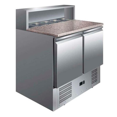 https://donbar.es/wp-content/uploads/2026/04/Mesa-Refrigerada-para-Ingredientes-con-Encimera-de-Granito-Cubetas-GN-1-6-2-Puertas-Opacas-2-Estantes-280-Litros-Gama-700-900x700x1010h-mm-PS900-EUTRON.jpg