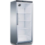 https://donbar.es/wp-content/uploads/2026/05/Armario-Expositor-Refrigerado-Inox-1-Puerta-de-Cristal-4-Estantes-596-Litros-770x695x1890h-mm-AE-600-TN-INOX-FRED.jpg
