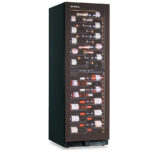 https://donbar.es/wp-content/uploads/2026/09/Armario-Expositor-Refrigerado-para-Vinos-en-Negro-1-Puerta-de-Cristal-10-Estantes-116-Botellas-Gama-EWC-595x700x1804h-mm-EWC116DT-Infrico.jpg