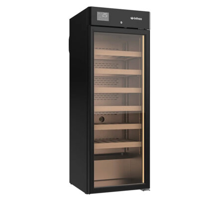 https://donbar.es/wp-content/uploads/2026/09/Armario-Expositor-Refrigerado-para-Vinos-en-Negro-1-Puerta-de-Cristal-6-Estantes-70-Botellas-280-Litros-Gama-EVV-600x680x1645h-mm-EVV70-Infrico.jpg
