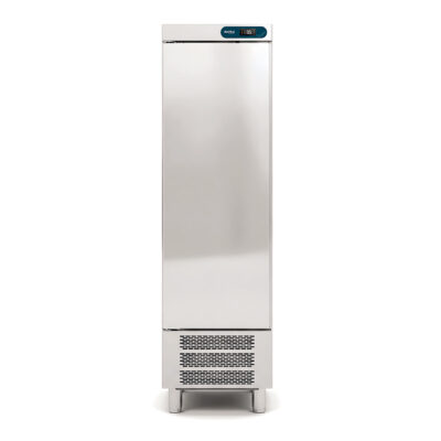 https://donbar.es/wp-content/uploads/2026/09/Armario-Refrigerado-Acero-Inoxidable-1-Puerta-Opaca-3-Estantes-409-Litros-Gama-ERC-55-525x780x2055h-mm-ERCS-55-1-Docriluc.jpg
