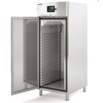 https://donbar.es/wp-content/uploads/2026/09/Armario-de-Congelacion-Acero-Inoxidable-1-Puerta-Opaca-565-Litros-Gama-MIRAGE-CAGR-680x965x2130h-mm-CAGR-75-1-FT-Docriluc.jpg