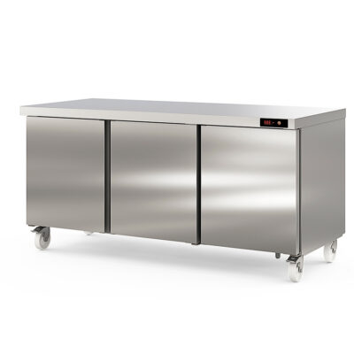 https://donbar.es/wp-content/uploads/2026/09/Bajo-Mostrador-Refrigerado-Acero-Inoxidable-3-Puertas-Opacas-6-Estantes-606-Litros-Gama-US-RANGE-DSD-1837x805x915h-mm-DSD-72-Docriluc.jpg