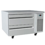 https://donbar.es/wp-content/uploads/2026/09/Mesa-Baja-Refrigerada-Acero-Inoxidable-2-Cajones-148-Litros-2-Cubetas-GN1-1-3-Cubetas-GN-1-6-Gama-CHEF-BASES-930x825x666h-mm-MSG36-Infrico.jpg