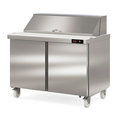 https://donbar.es/wp-content/uploads/2026/09/Mesa-Refrigerada-para-Preparacion-Acero-Inoxidable-18-Cubetas-GN1-6-100-2-Puertas-Opacas-4-Estantes-394-Litros-Gama-US-RANGE-DSDTP-1228x805x1240h-mm-DSDTP-48-18-Docriluc.jpg